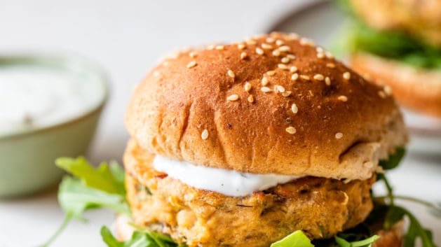 salmon burger with dill sauce